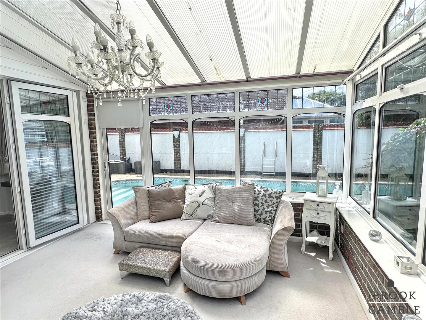 6 Bedroom House. Harley Shute Road in St. Leonards-On-Sea, 9